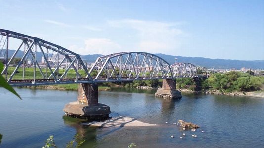 紀ノ川に架かる鉄橋