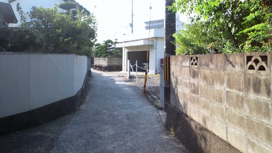 路地裏