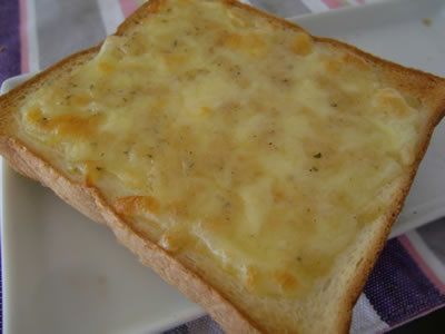 チーズ＆ツナマヨピザ