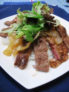 バター醤油が激ウマ♡カフェ飯風ステーキ丼