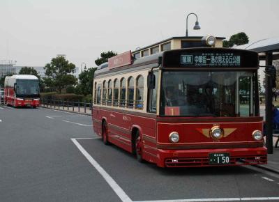 横浜観光向けのバスのコラボ(^^;