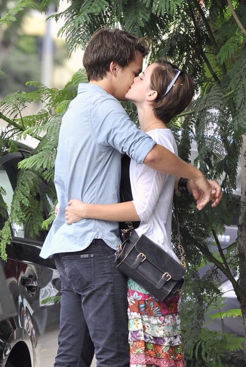Emma-Watson-Kissing-Hugging-Johnny-Simmons-Los-Angeles-3.jpg