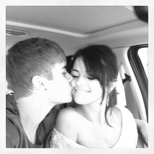 Justin_Bieber_Selena-Gomez_Instagram_July25.jpg