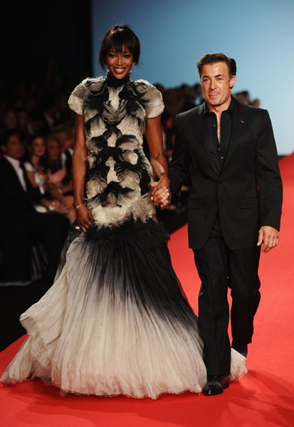 naomi-campbell-cannes-fashion-for-relief-051611-12.jpg