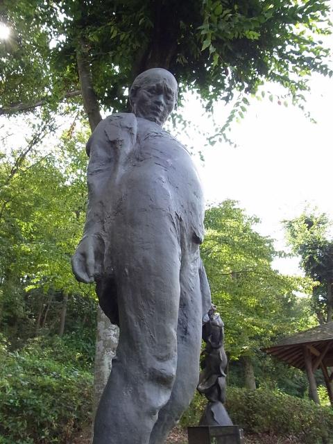 片倉城址公園の彫像1538