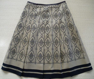 百合紋スカート