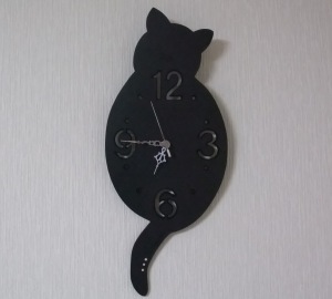 黒猫の壁掛け時計