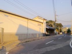 大きなお店もない、シンプルな橿原神宮西口駅の駅前。